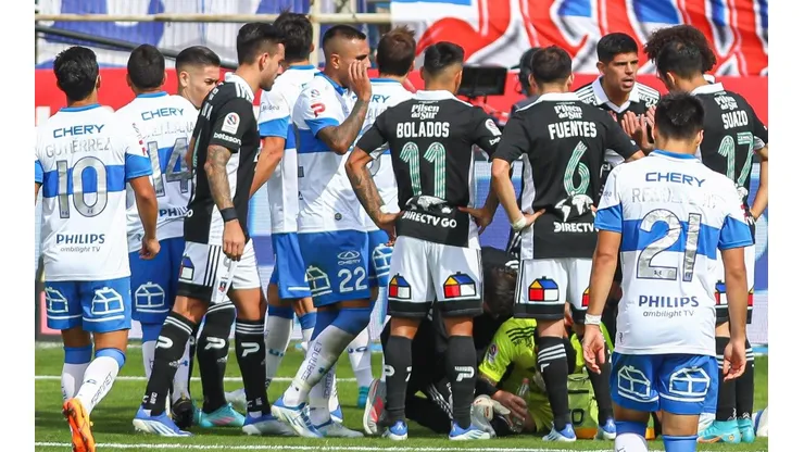 Cortés sufrió con un artefacto explosivo que lanzaron desde la tribuna