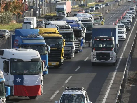 Camioneros extienden movilización y el gobierno hace llamado