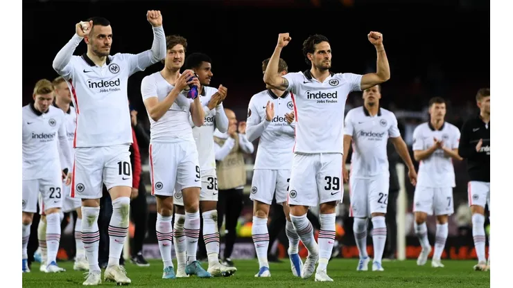 El Eintracht Frankfurt celebra su pase a semifinales ante Barcelona