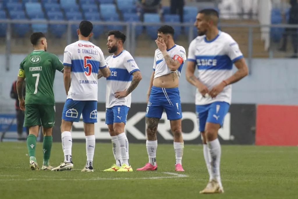 Universidad Católica ahora perdió con Audax y mira de lejos a los líderes. Foto: Photosport.