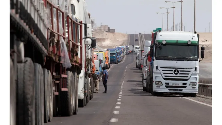 Los camioneros han cortado las rutas en varias zonas del país. Imagen de referencia febrero 2022.
