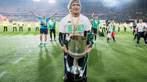 Manuel Pellegrini celebró por todo lo alto la obtención de la Copa del Rey.