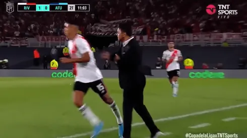 Marcelo Herrera no pudo controlar y se llevó el reto del Muñeco.