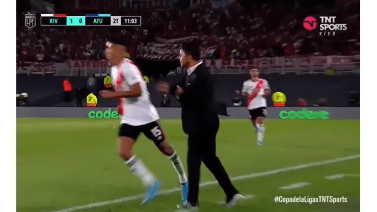Marcelo Herrera no pudo controlar y se llevó el reto del Muñeco.
