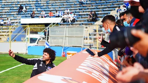 Falcón se tomó fotos con hinchas de la UC