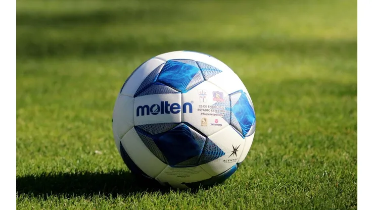 El balón oficial del Campeonato Nacional ya debutó en la Supercopa de Chile entre Universidad Católica y Colo Colo. Hoy, se repite el plato en San Carlos de Apoquindo.