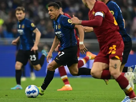 Prensa italiana reprocha a Alexis por sus nueve minutos contra Roma