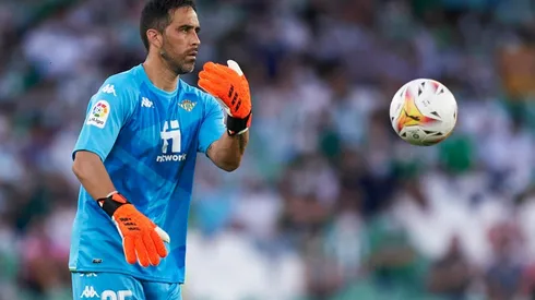 Claudio Bravo quiere hacer historia en la cancha con el Betis en la Copa del Rey