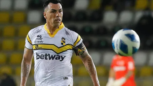 El 14 de mayo Esteban Paredes visitará a Colo Colo en el Monumental.