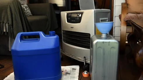 Ministro de Energía anuncia proyectos para disminuir precio del gas y la parafina