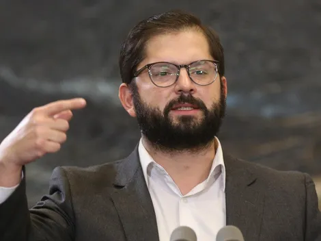 “Voy a seguir saliendo a la calle": Presidente Gabriel Boric reacciona a incidente donde le lanzaron un piedrazo