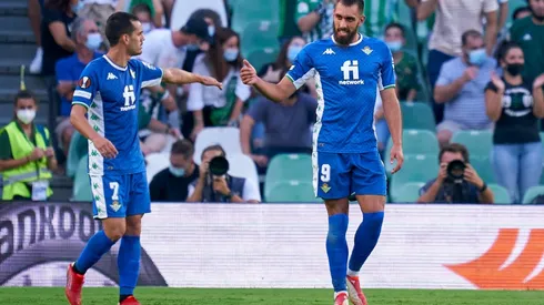 Juanmi y Borja Iglesias son las carta de gol del Betis.