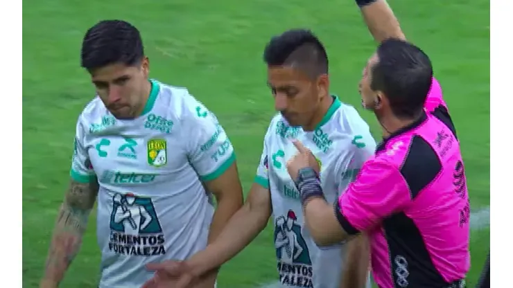Víctor Dávila se fue expulsado en el León