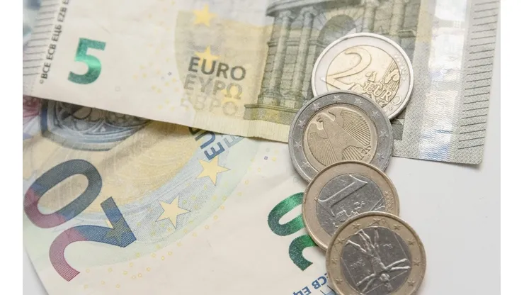 ¿A cuánto está el euro hoy 21 de abril?