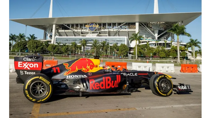 La ruta de Checo Pérez: De Nueva York a Florida, en su Oracle Red Bull Racing
