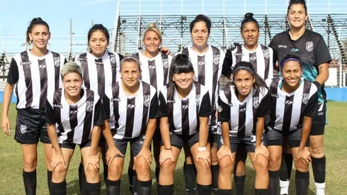 El Porvenir de Panchi Olmos se acerca al descenso en Argentina