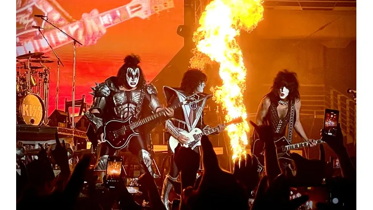 KISS en el escenario del Movistar Arena.