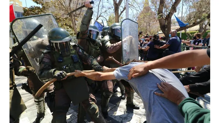 Chile vive momentos donde solo la mitad de la población se declara feliz, según la encuesta Ipsos.