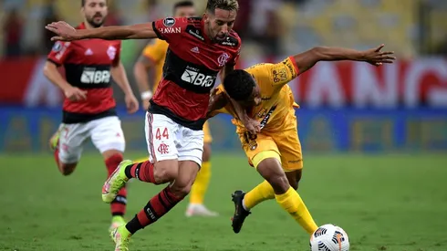 Isla asoma como titular en el Brasileirao