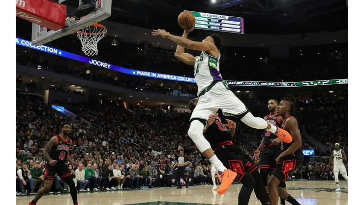 Giannis juega hoy por los Playoffs de la NBA