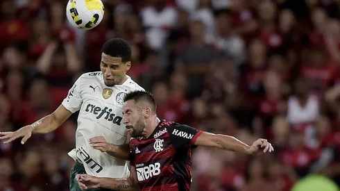 Huaso Isla en el empate sin goles de Flamengo y Palmeiras.