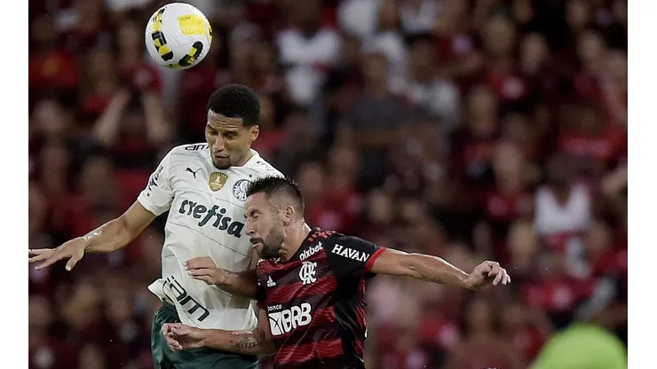 Huaso Isla en el empate sin goles de Flamengo y Palmeiras.