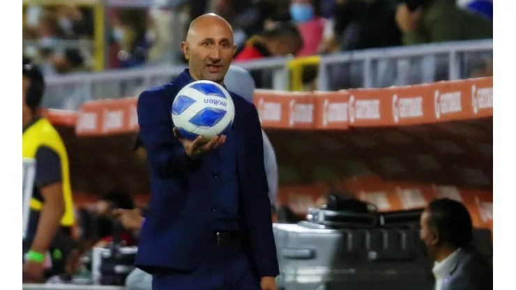 Cristián Paulucci no seguirá como entrenador de la Católica