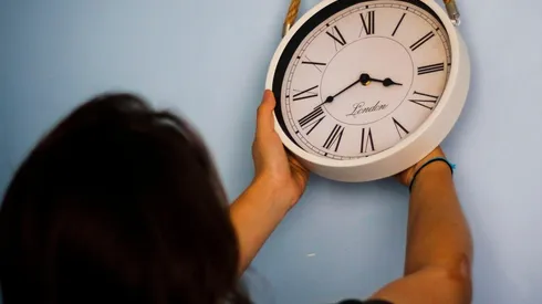 ¿Cuándo se vuelve a cambiar la hora y qué día termina el horario de invierno?