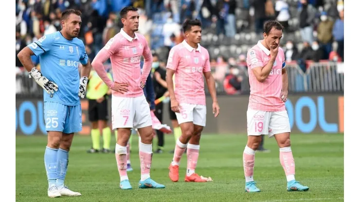 Católica lleva más derrotas que victorias en el Campeonato Nacional