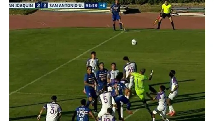 El momento del golazo de Diego Figueroa en San Joaquín