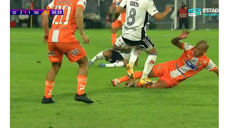 La patada de Costa a Camargo