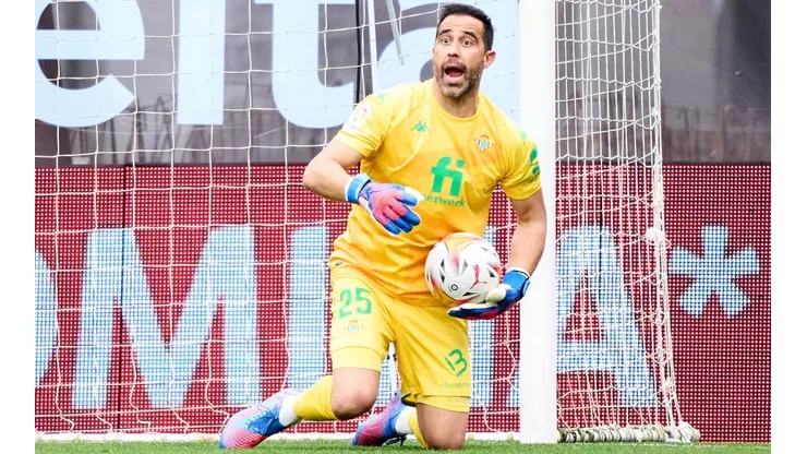 Claudio Bravo será titular por cuarto partido consecutivo a pesar de que Rui Silva dejó atrás sus problemas físicos.