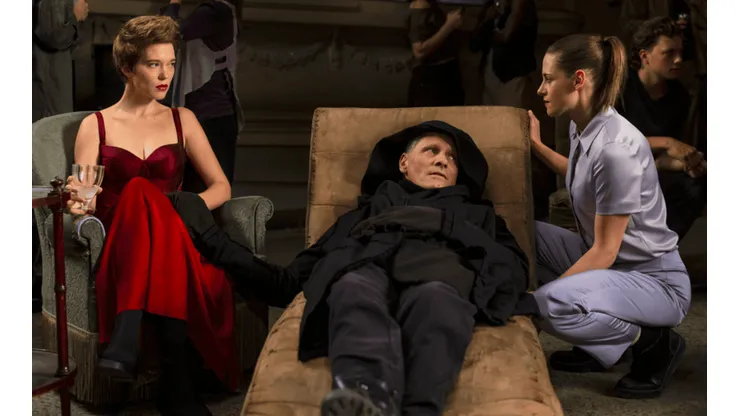Kristen Stewart, Lea Seydoux y Viggo Mortensen, los protagonistas de Crimes of the Future, de David Cronenberg.