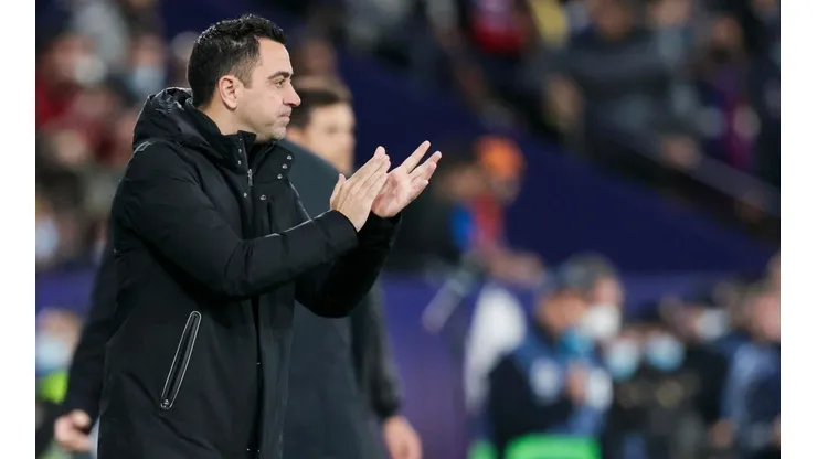 Xavi vive la previa del partido ante el Eintracht Frankfurt.