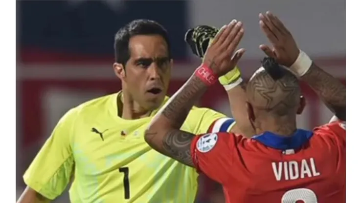 El saludo de Arturo Vidal por sus redes sociales para el capitán Claudio Bravo.
