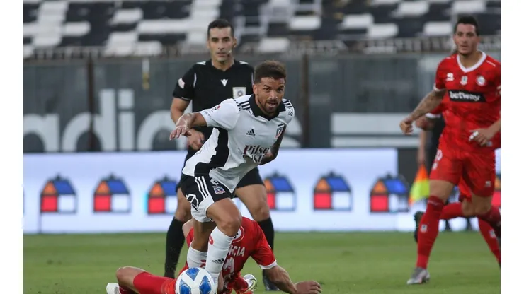 Colo Colo debió jugar en el torneo local sin público por el mal comportamiento de la hinchada