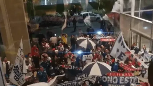 Hinchas de Alianza Lima llegaron a alentar a su equipo