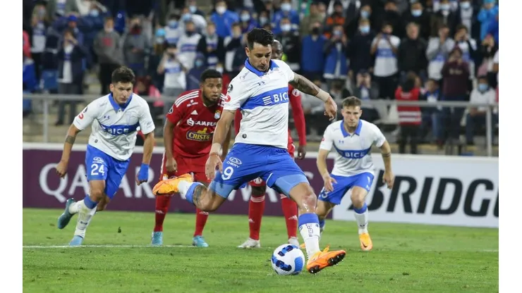 Fernando Zampedri anotó el penal que le dio el triunfo a Universidad Católica