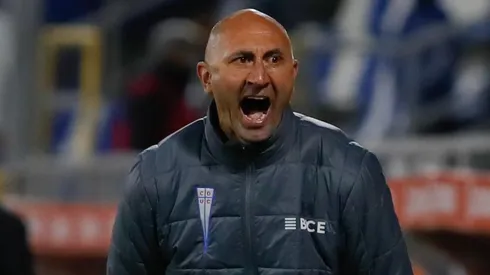 Paulucci sufre en el banco de la UC