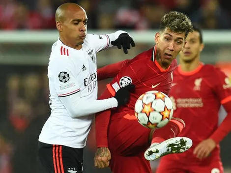 Liverpool iguala con Benfica en Anfield y avanza a las semis