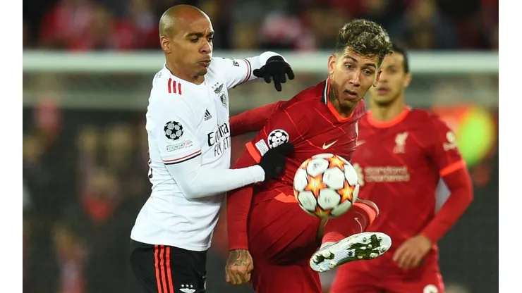 Liverpool avanzó sufriendo en la Champions League ante el Benfica