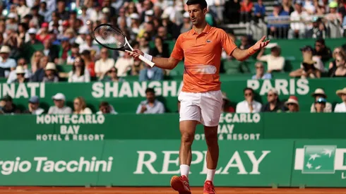 El tenista serbio volvió a competir y tuvo un duro debut y despedida en el Masters 1.000 de Montecarlo.