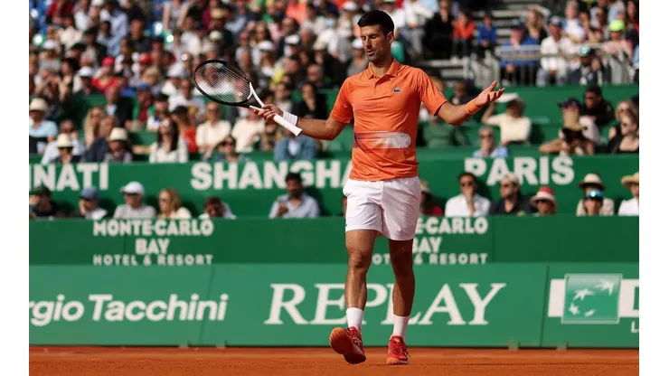 El tenista serbio volvió a competir y tuvo un duro debut y despedida en el Masters 1.000 de Montecarlo.
