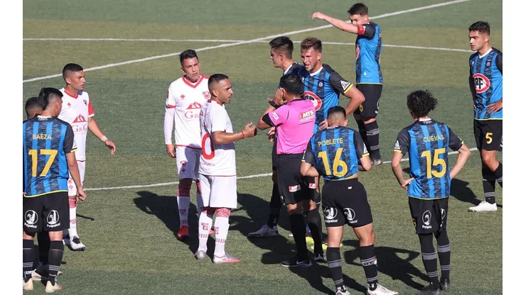 QM del polémico duelo entre Huachipato y Copiapó rompe el silencio y desmiente a Gilabert.