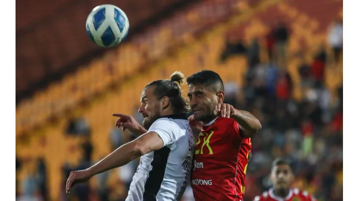Colo Colo ante Unión Española en Santa Laura.