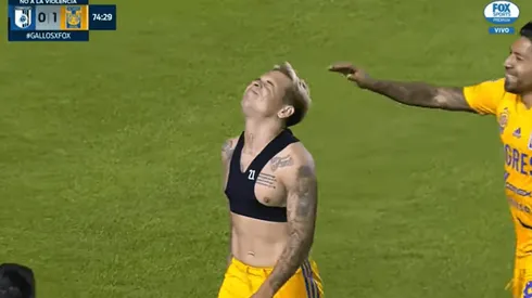 Soteldo se dio cuenta tarde que ya tenía tarjeta amarilla.