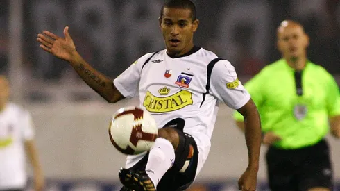 Macnelly Torres defendiendo la camiseta de Colo Colo