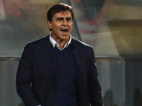 Gustavo Quinteros se le tira al pescuezo al VAR