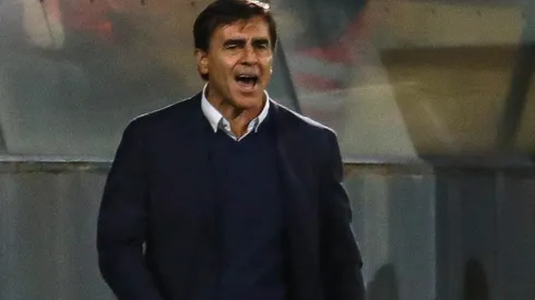 Gustavo Quinteros quedó caliente con el VAR tras la derrota de Colo Colo ante Unión Española.
