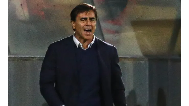 Gustavo Quinteros quedó caliente con el VAR tras la derrota de Colo Colo ante Unión Española.